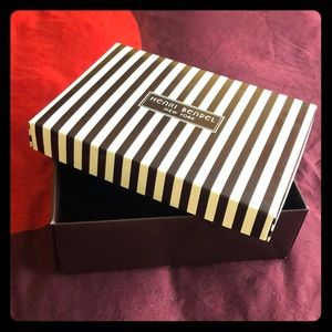 Henri Bendel Gift Box